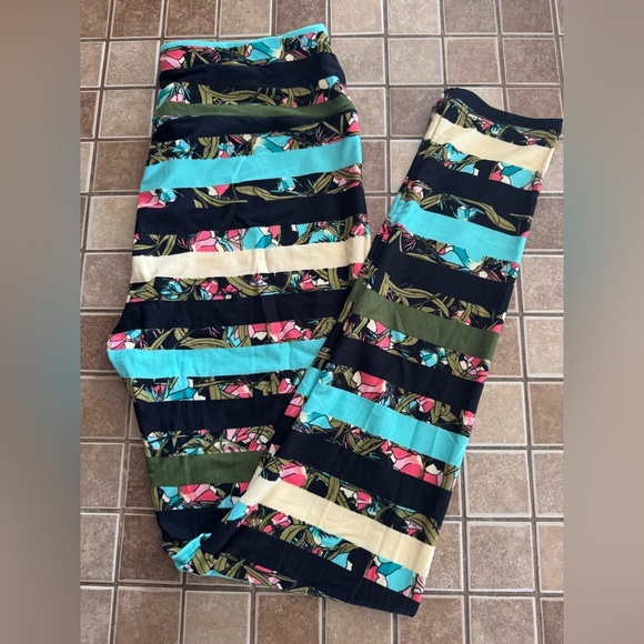 Lularoe Leggings One Size NWOT - Picture 1 of 5